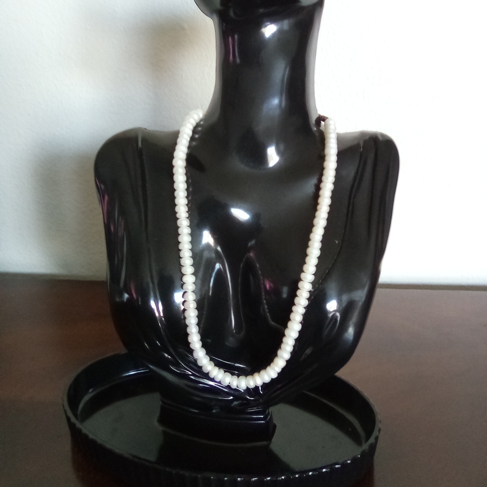 ELEGANT‎ WHITE PEARL BEAD NECKLACE